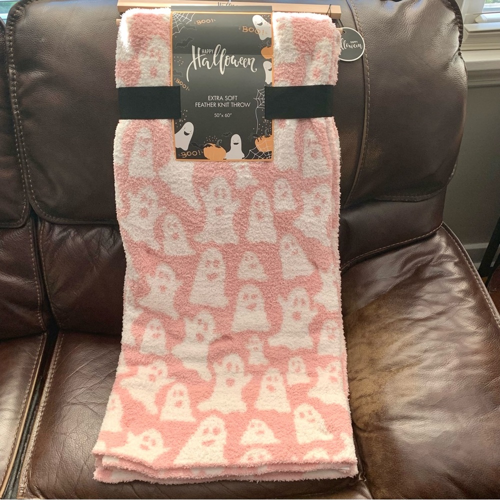 Happy Halloween Pink Ghost Blanket 50” x 60” Extra Soft Feather Knit Throw